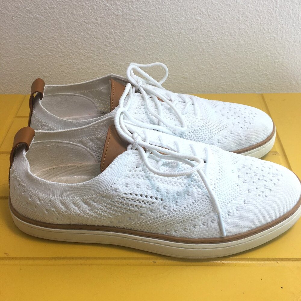 Vlado, white, knit lace up, leather-like accents in brown, wing tip detail 7.5M